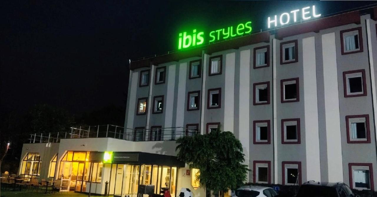 Ibis Styles Bobigny Centre Prefecture Exterior foto