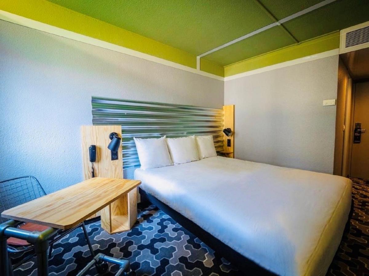 Ibis Styles Bobigny Centre Prefecture Exterior foto