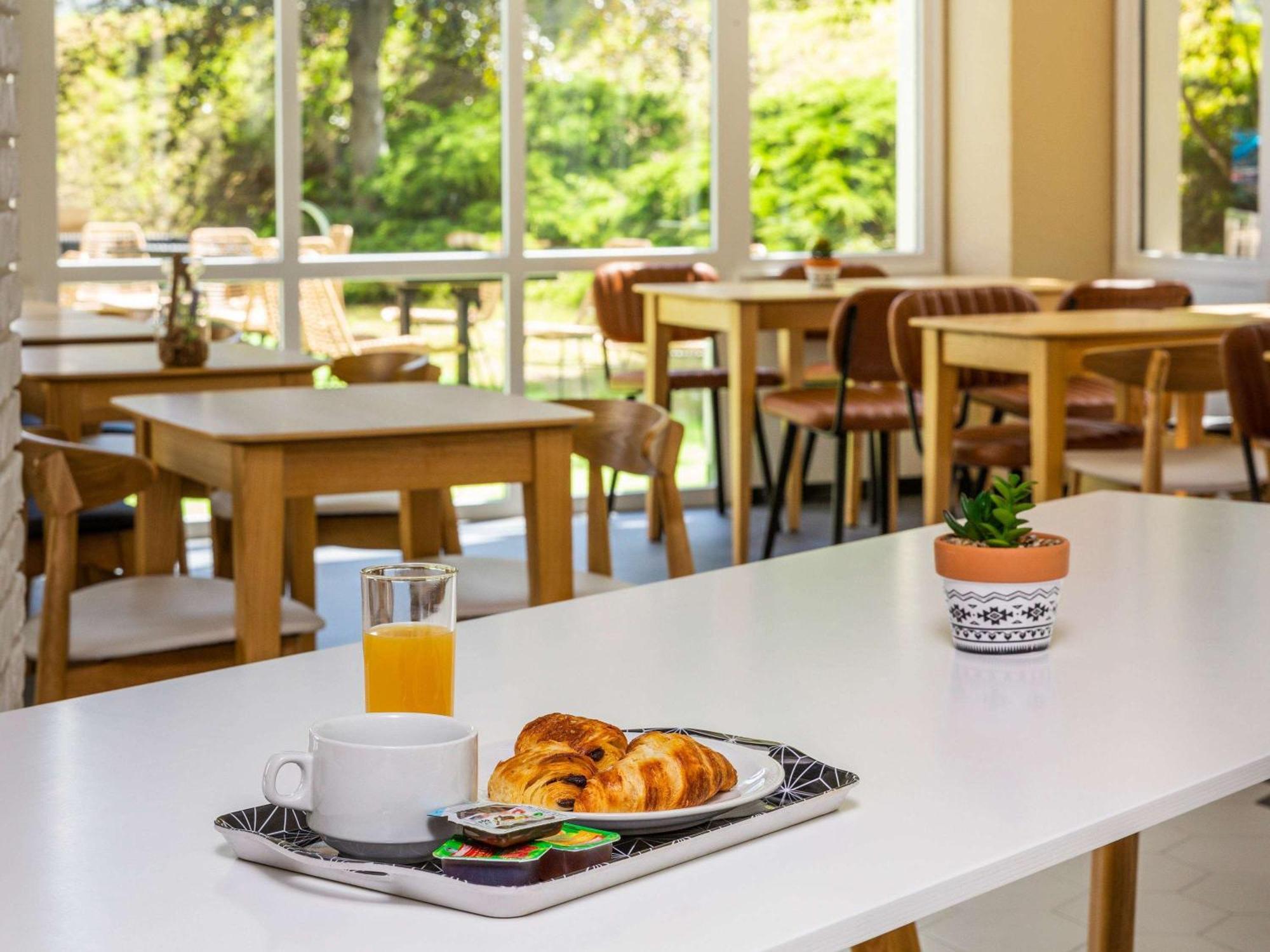 Ibis Styles Bobigny Centre Prefecture Exterior foto