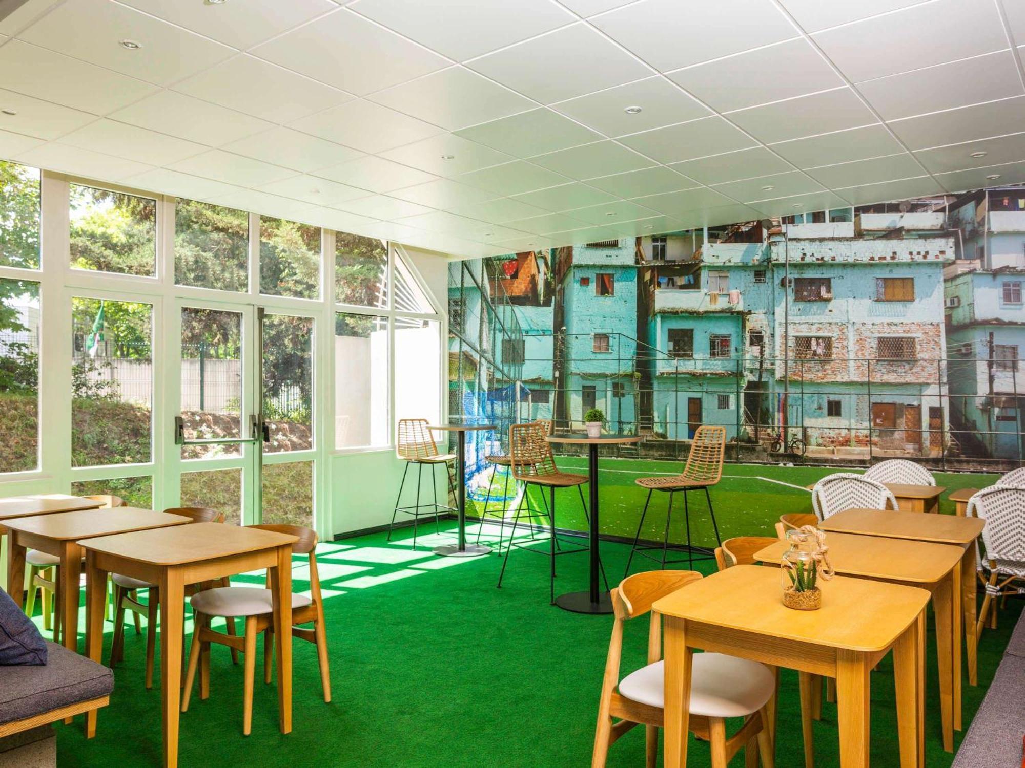 Ibis Styles Bobigny Centre Prefecture Exterior foto