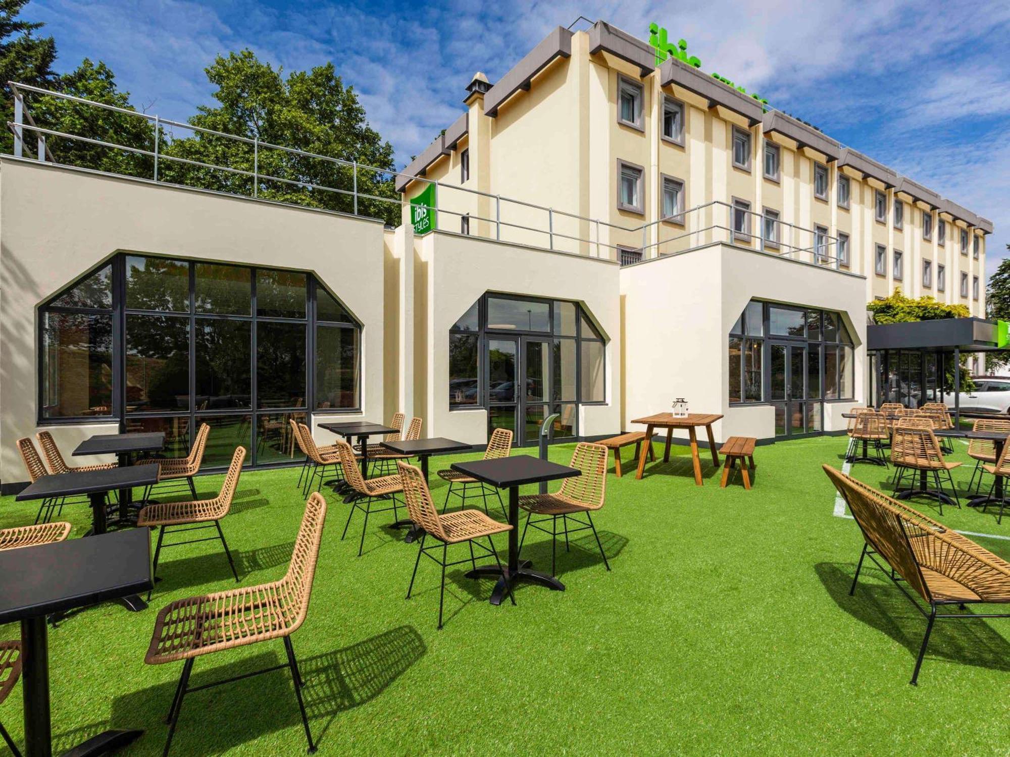 Ibis Styles Bobigny Centre Prefecture Exterior foto